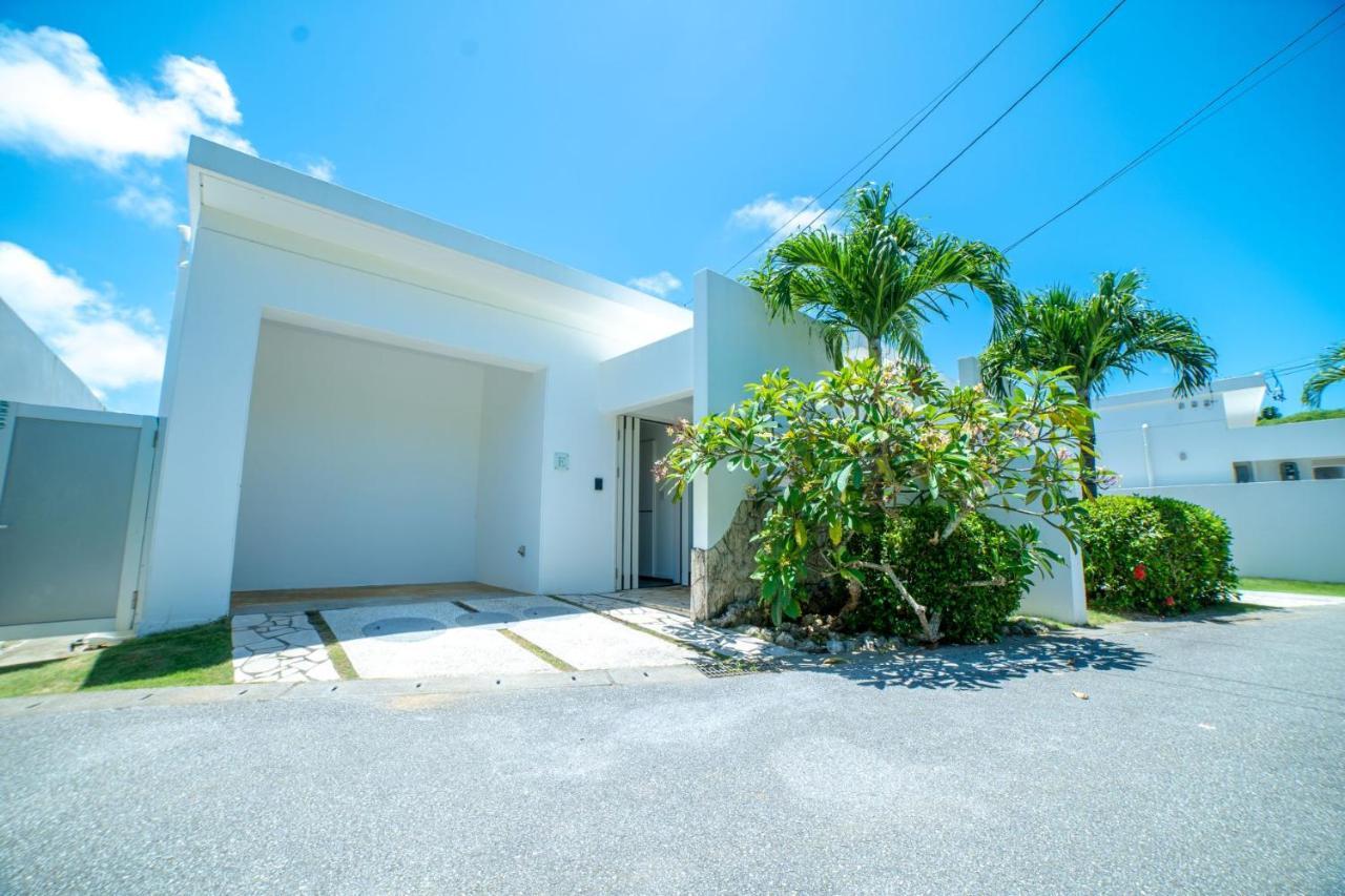 Crystal Villa Miyakojima Sunayama Beach ภายนอก รูปภาพ